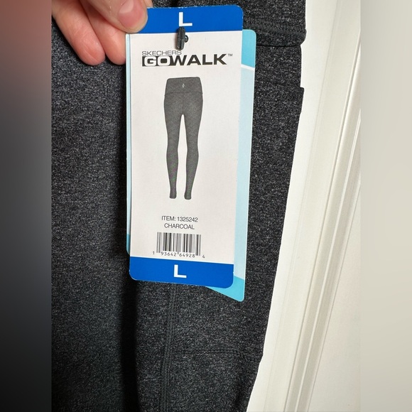 Skechers Charcoal GoWalk Leggings with pockets brand new with tag size large - Picture 2 of 7